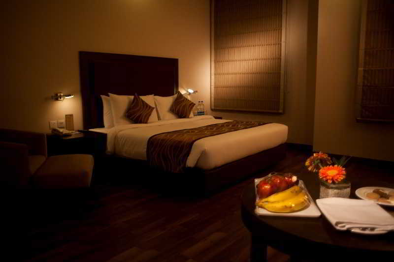 Vibe By The Lalit Traveller Hotel Faridabad Exterior foto
