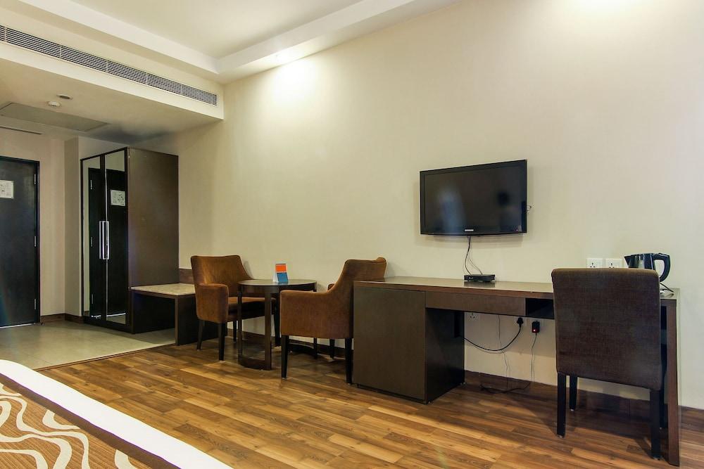 Vibe By The Lalit Traveller Hotel Faridabad Exterior foto