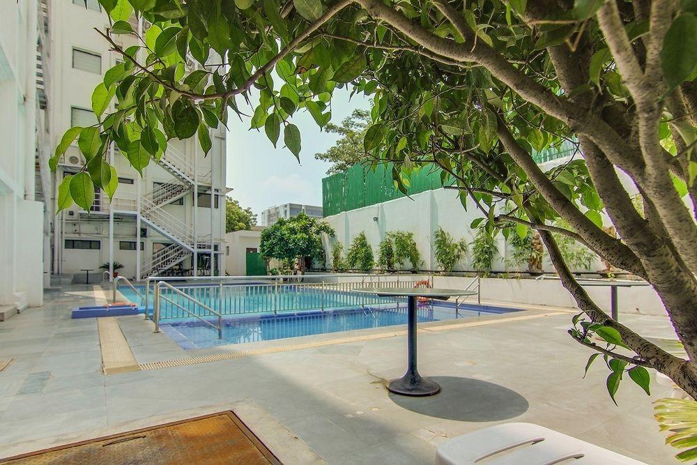 Vibe By The Lalit Traveller Hotel Faridabad Exterior foto