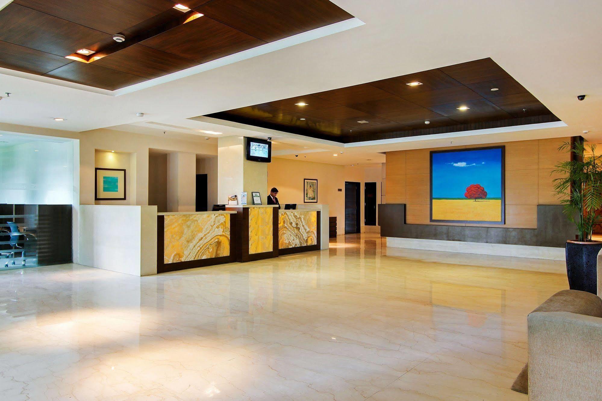Vibe By The Lalit Traveller Hotel Faridabad Exterior foto