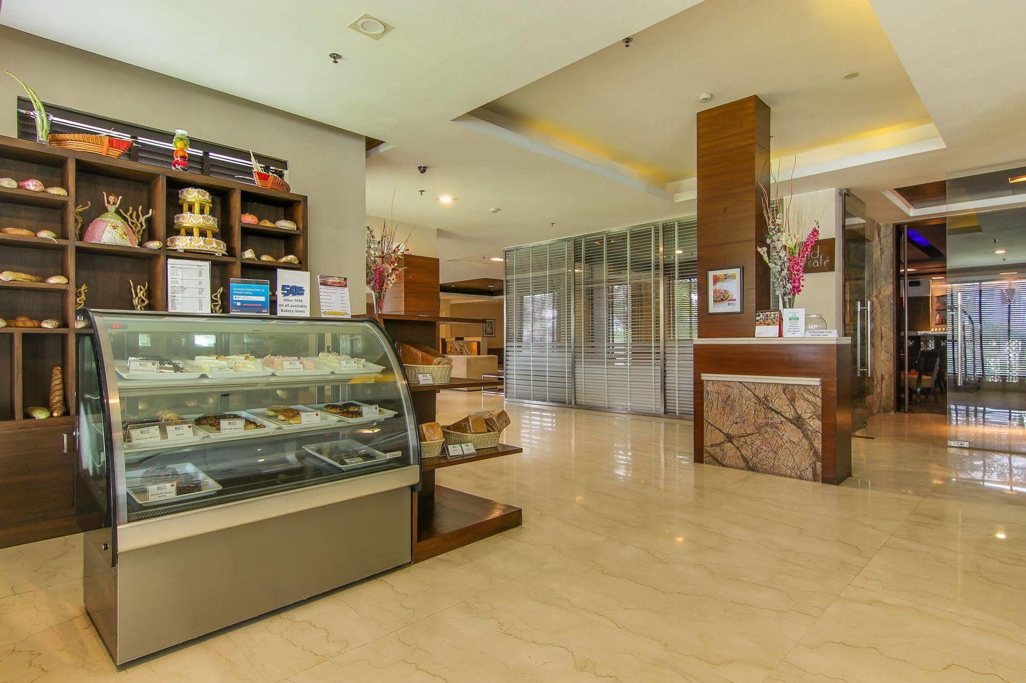 Vibe By The Lalit Traveller Hotel Faridabad Exterior foto