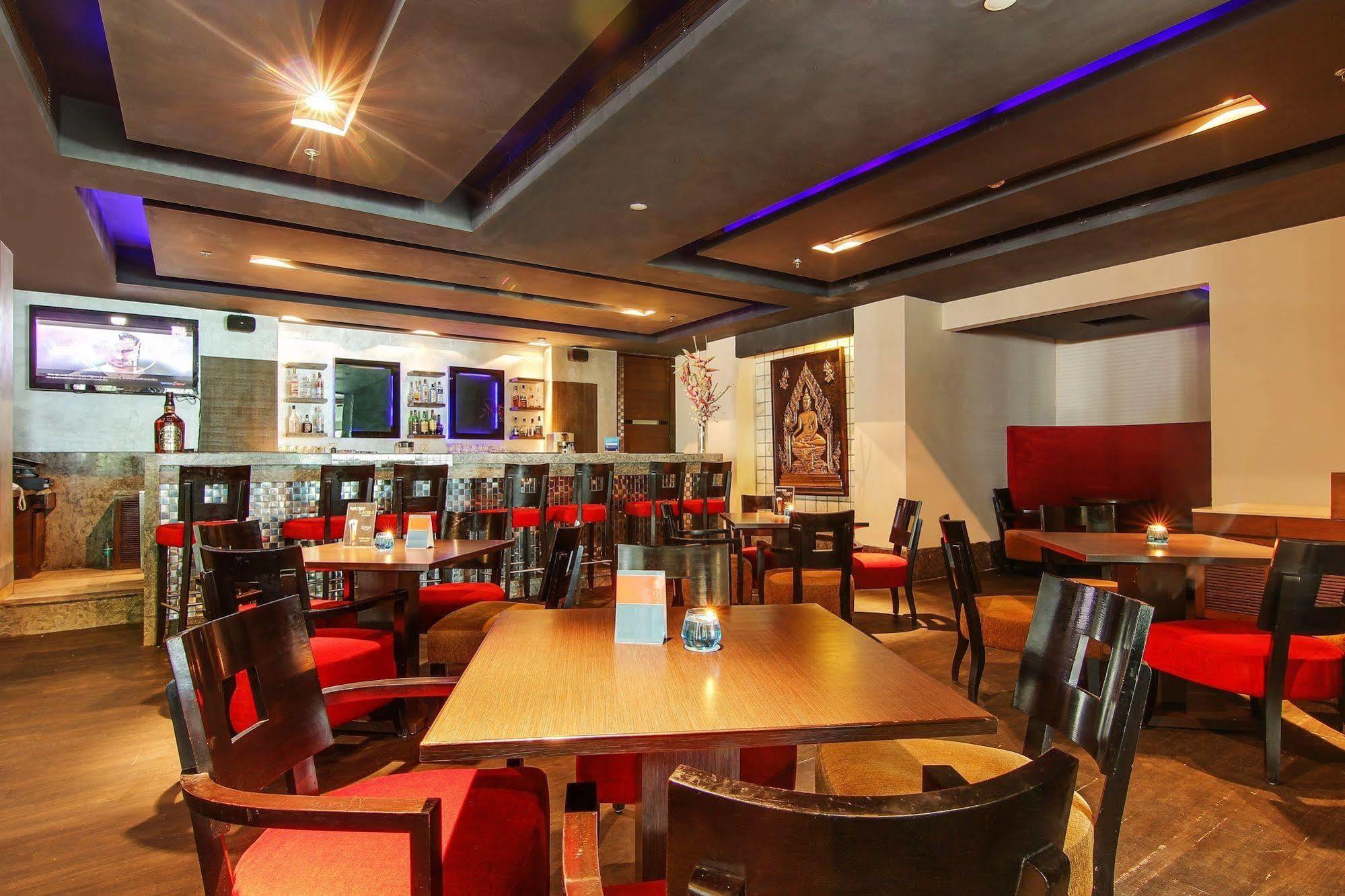 Vibe By The Lalit Traveller Hotel Faridabad Exterior foto