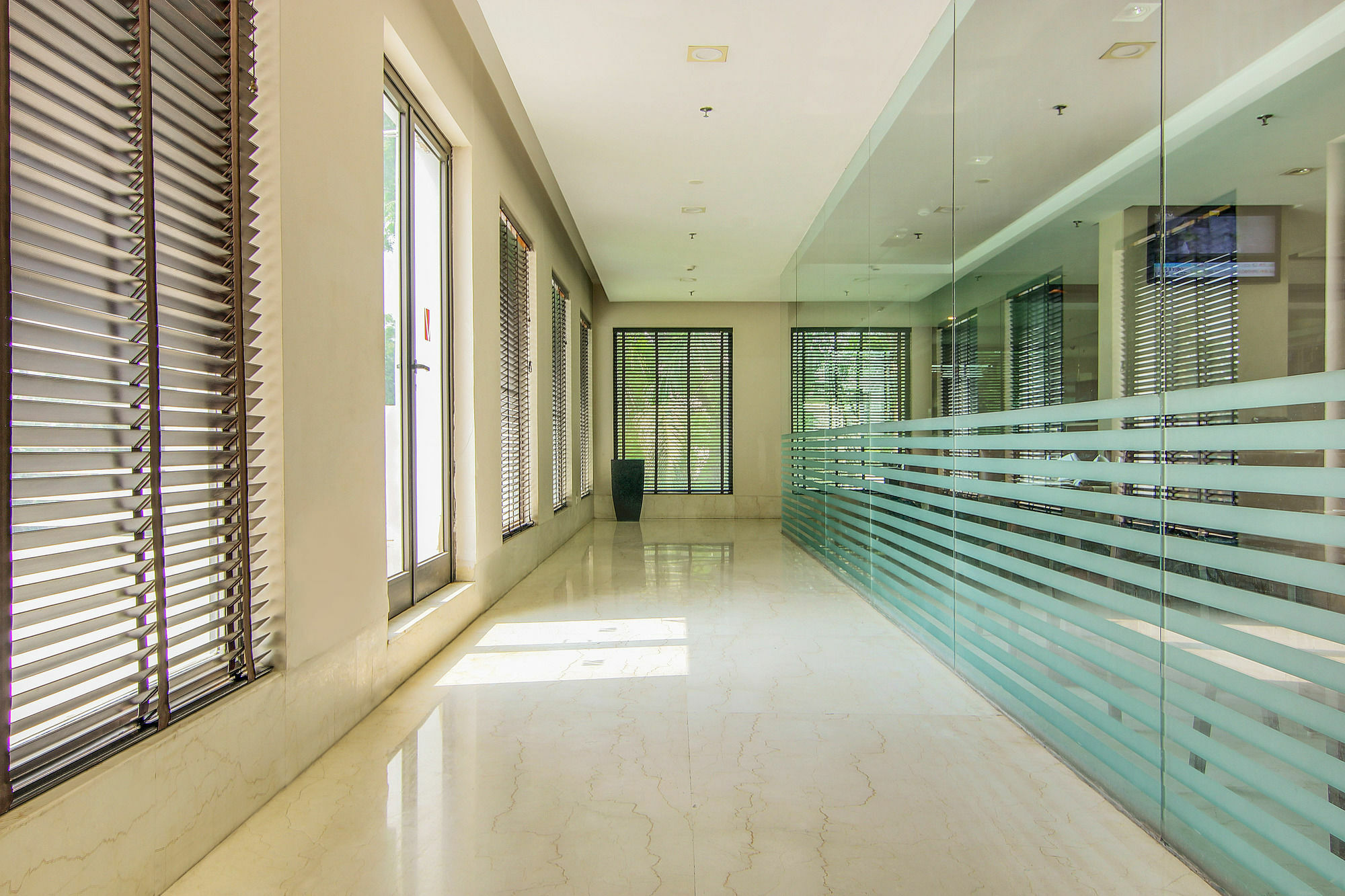 Vibe By The Lalit Traveller Hotel Faridabad Exterior foto